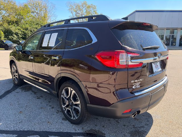 Used 2025 Subaru Ascent Touring AWD/4WD image 5