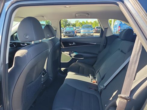 Used 2020 Kia Sorento FWD V6 image 26
