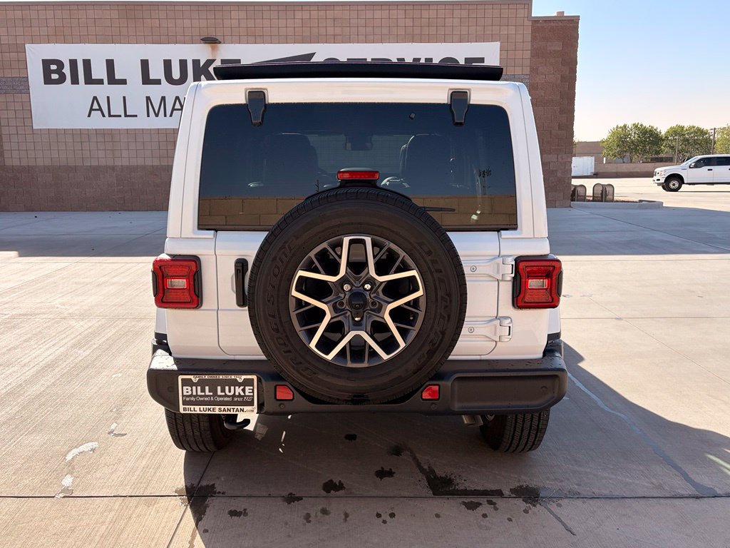Used 2024 Jeep Wrangler Unlimited Sahara w/ Technology Group AWD/4WD image 7