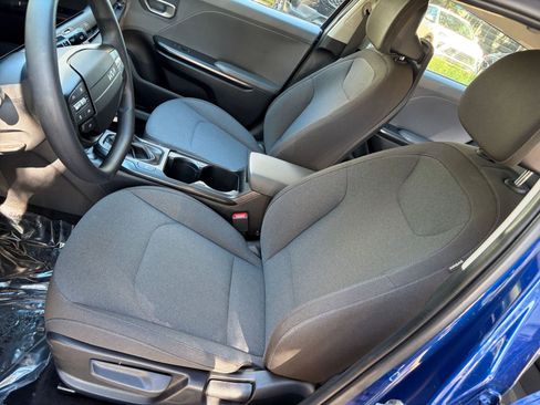 Used 2025 Kia K4 LXS image 30
