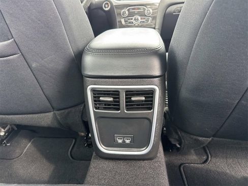 Used 2022 Chrysler 300 Touring w/ Sport Appearance Package image 20