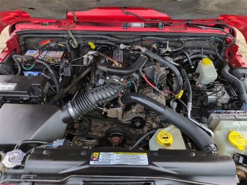 Used 2010 Jeep Wrangler Unlimited Sahara w/ Dual Top Group image 27