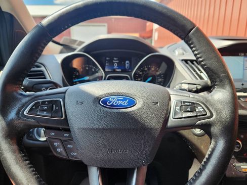 Used 2017 Ford Escape Titanium AWD/4WD image 17