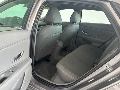 Used 2023 Hyundai Elantra SEL FWD image 18