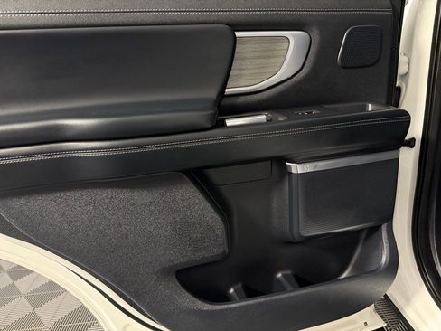 Used 2025 Ford Expedition Platinum w/ Driver's Package image 30