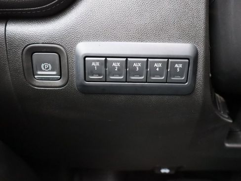 Used 2023 Chevrolet Silverado 3500 LTZ w/ LTZ Convenience Package image 9