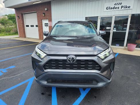 Used 2024 Toyota RAV4 XLE AWD/4WD image 2