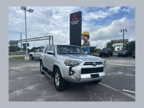 Used 2021 Toyota 4Runner SR5 Premium w/ Moonroof Package RWD image 1