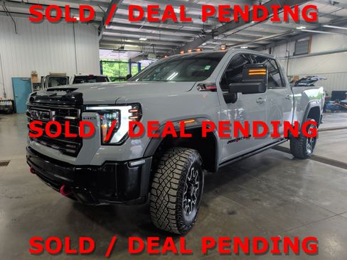 Used 2025 GMC Sierra 2500 AT4X AWD/4WD image 6