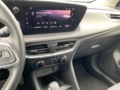 Used 2025 Buick Encore GX Preferred image 18