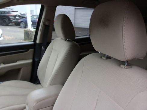 Used 2011 Hyundai Santa Fe GLS image 13