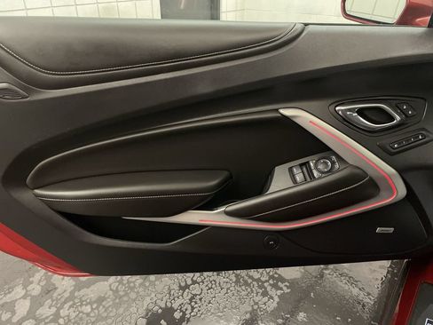 Used 2016 Chevrolet Camaro LT RWD image 15