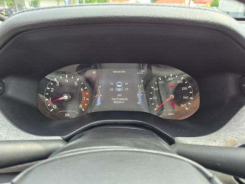 Used 2023 Jeep Compass Latitude AWD/4WD image 14