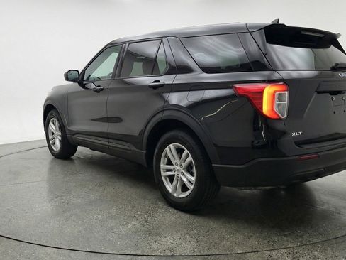 Used 2024 Ford Explorer XLT w/ Equipment Group 202A image 6