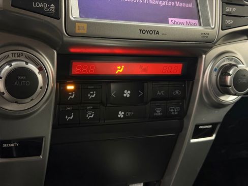 Used 2013 Toyota 4Runner Limited AWD/4WD image 31