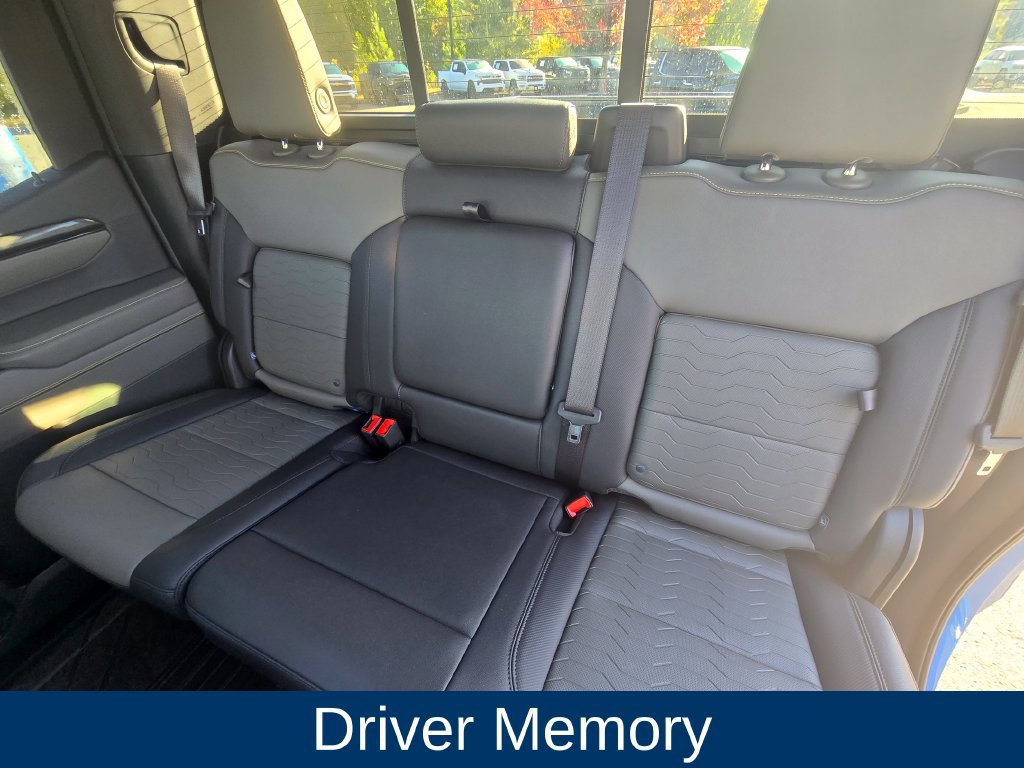 Used 2023 Chevrolet Silverado 1500 ZR2 w/ Technology Package AWD/4WD image 15
