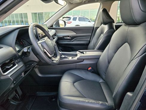 Used 2025 Toyota Grand Highlander AWD Hybrid image 9