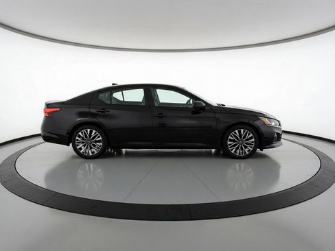 Used 2025 Nissan Altima 2.5 SV image 11