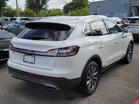 Certified 2022 Lincoln Nautilus FWD w/ Premium Package image 4