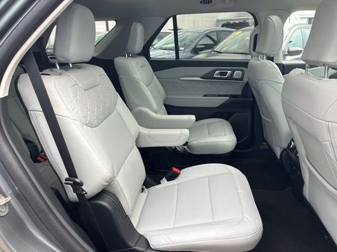 New 2026 Ford Explorer Platinum w/ LUX Leather Package image 32