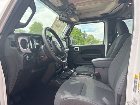 New 2025 Jeep Gladiator Mojave AWD/4WD image 7