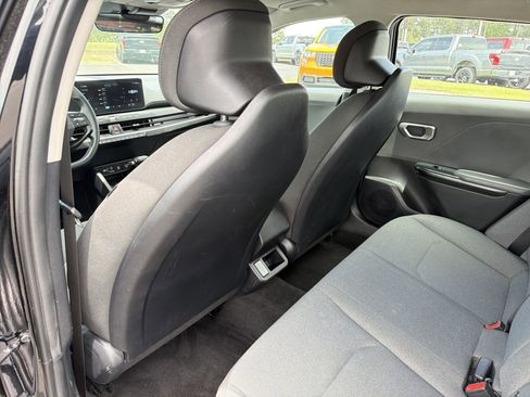 Used 2025 Kia K4 FWD image 19