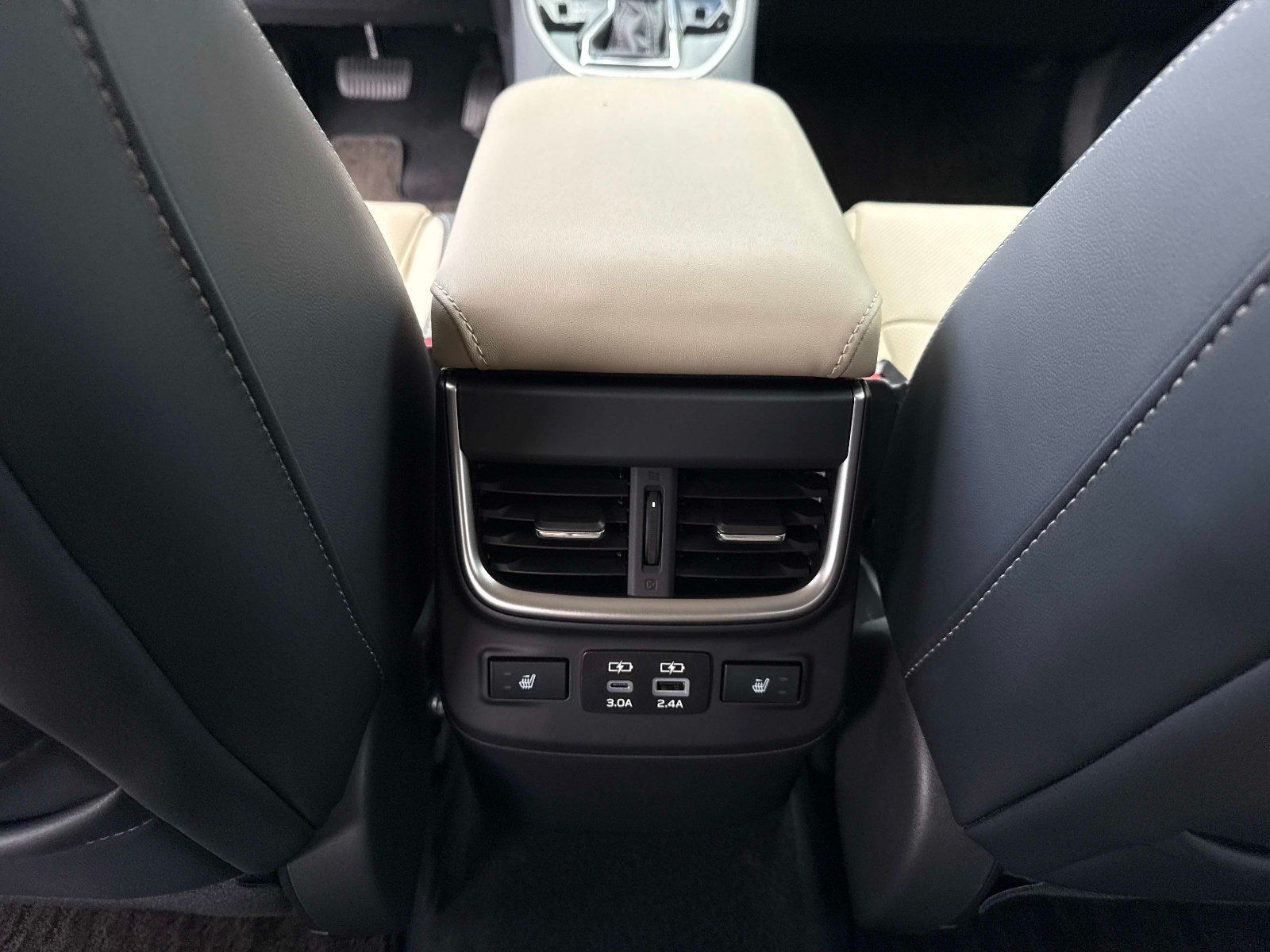Used 2025 Subaru Outback Limited AWD/4WD image 17