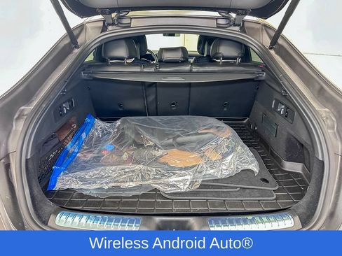 Used 2025 Mercedes-Benz GLC 300 4MATIC image 11