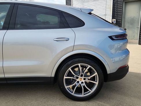 New 2026 Porsche Cayenne Coupe image 7