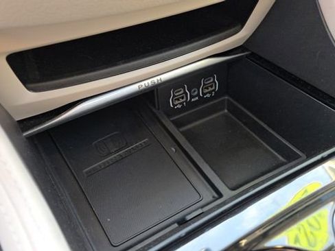 Certified 2022 Chrysler Pacifica Limited image 22