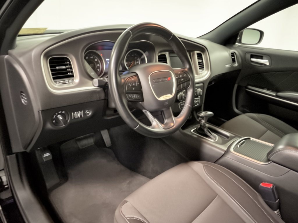 Used 2022 Dodge Charger SXT RWD image 4