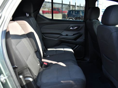 Used 2022 Chevrolet Traverse LT image 41