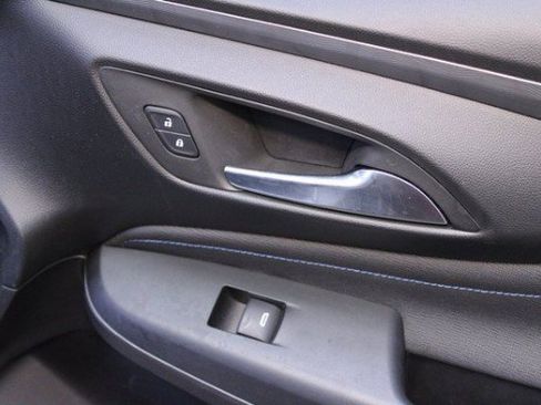 Used 2025 Buick Envista Sport Touring image 9