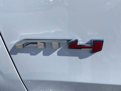 Used 2026 GMC Yukon AT4 w/ AT4 Premium Package AWD/4WD image 36