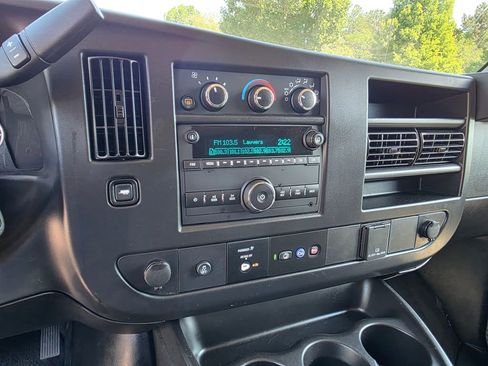 Certified 2025 Chevrolet Express 3500 LS RWD image 15