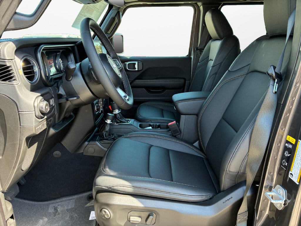 New 2027 Jeep Wrangler Unlimited Sahara AWD/4WD image 18
