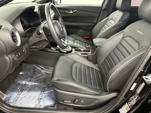 Used 2024 Kia Forte GT-Line w/ GT-Line Premium Package image 16