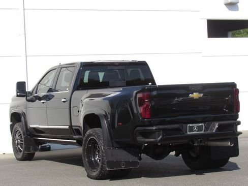 Used 2025 Chevrolet Silverado 3500 High Country w/ High Country Premium Package AWD/4WD image 5