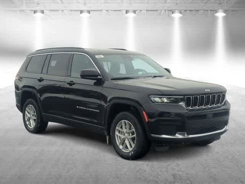 New 2025 Jeep Grand Cherokee L Laredo image 2