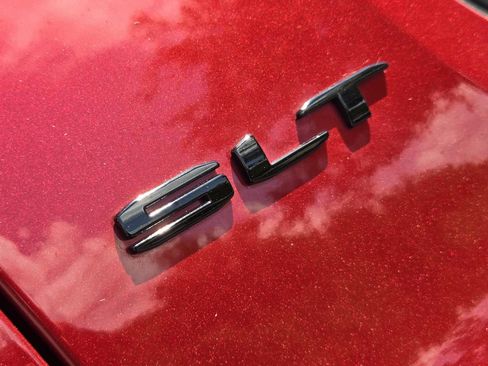 Certified 2023 GMC Acadia SLT w/ Elevation Edition FWD image 12