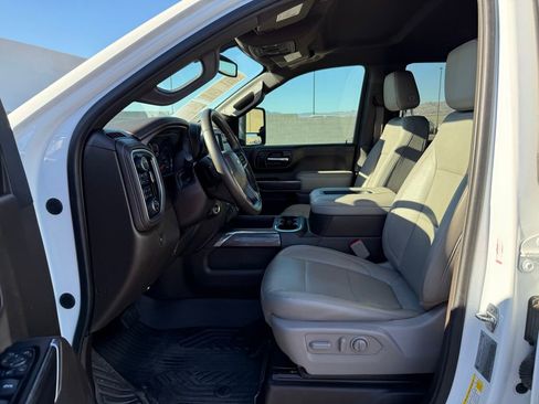 Used 2020 Chevrolet Silverado 2500 LTZ image 11