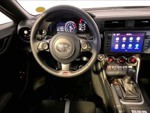 Used 2024 Toyota GR86 Premium image 6