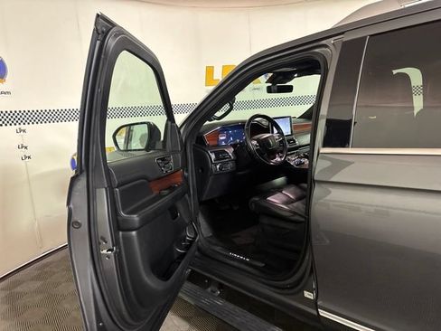 Used 2021 Lincoln Navigator Reserve AWD/4WD image 9
