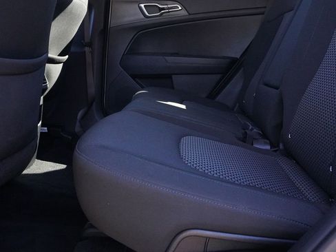 Used 2023 Kia Sportage LX image 25