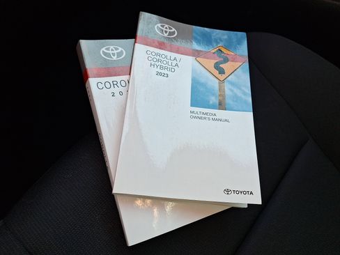 Used 2023 Toyota Corolla LE image 26