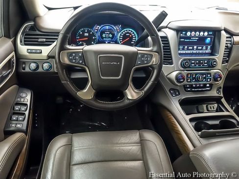 Used 2019 GMC Yukon Denali w/ Denali Ultimate Package AWD/4WD image 16