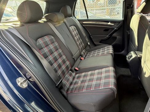 Used 2015 Volkswagen Golf 4-Door image 12