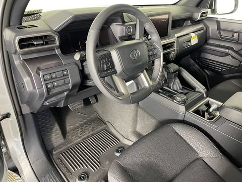 New 2026 Toyota 4Runner SR5 AWD/4WD image 3