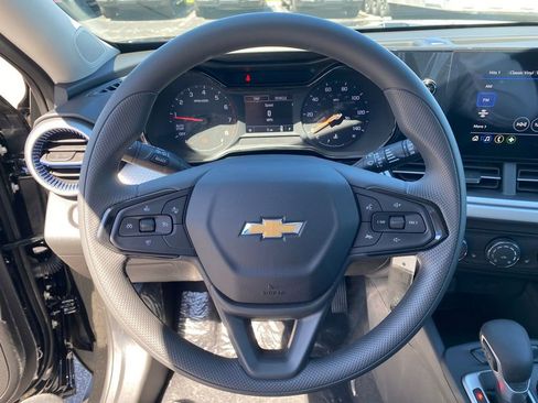 New 2026 Chevrolet Trax LS w/ LS Convenience Package FWD image 13