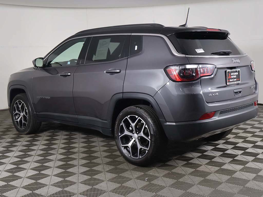 Used 2024 Jeep Compass Limited AWD/4WD image 8